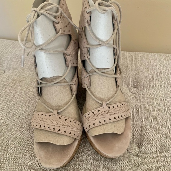 Marc Fisher Hosana Wedge Taupe Leather Lace-Up Platform Gladiator Sandal 10M - Picture 6 of 8